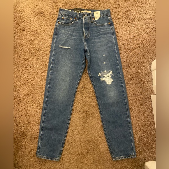 Levi’s Wedgie Fit- SZ 25- NWT - Picture 2 of 6